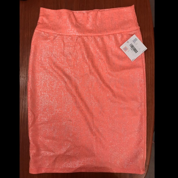LuLaRoe Dresses & Skirts - BNWT LuLaRoe Coral/Peach Cassie Skirt